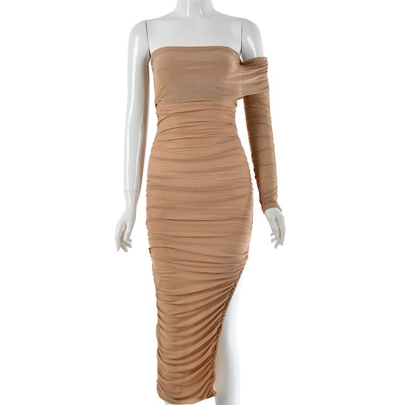 One Sleeve Ruched Midi Split Dress - Picture 7 of 9